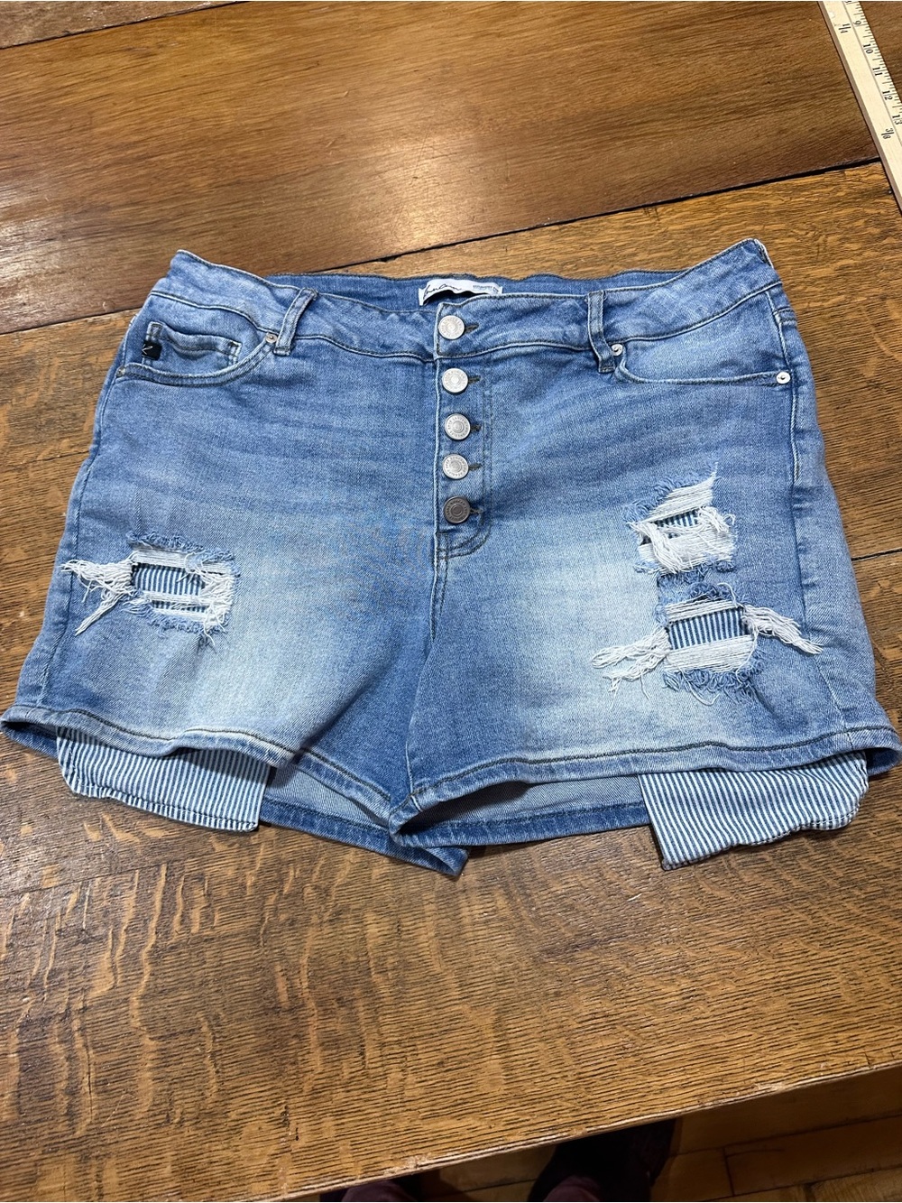 KanCan Light Blue Distressed Button-Front Jean Shorts with Striped Hem Sz 18